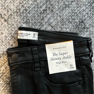 BNWT Abercrombie & Fitch High Rise Shine Skinny Jeans
